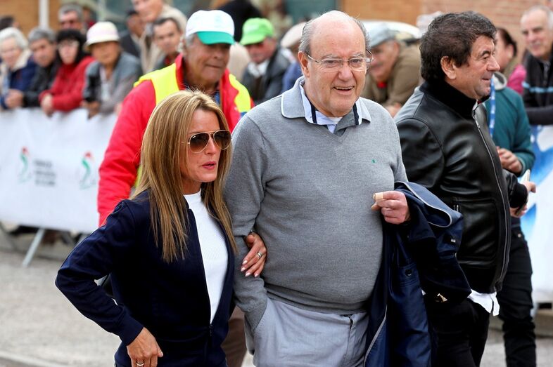 Pinto da Costa descontraído e feliz, pela primeira vez a assumir em público, a relação com Sílvia Costa, de 43 anos de idade