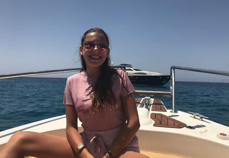 Eleanor Caires no convés