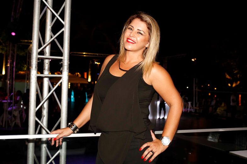 Filipa de Castro celebra aniversário em discoteca de Lisboa rodeada de amigos