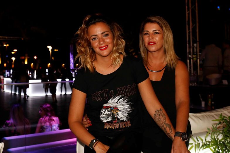 Filipa de Castro celebra aniversário em discoteca de Lisboa rodeada de amigos