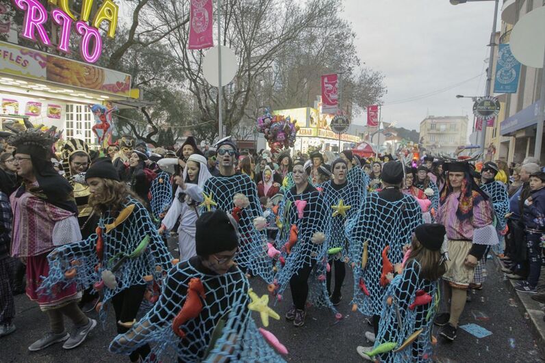 Tradição leva milhares ao Carnaval de Torres Vedras 