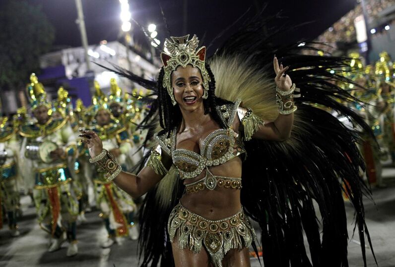 Toda beleza e sensualidade do grupo especial das escolas de samba cariocas