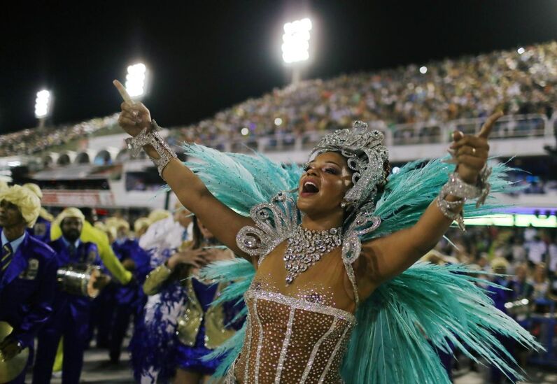Toda beleza e sensualidade do grupo especial das escolas de samba cariocas