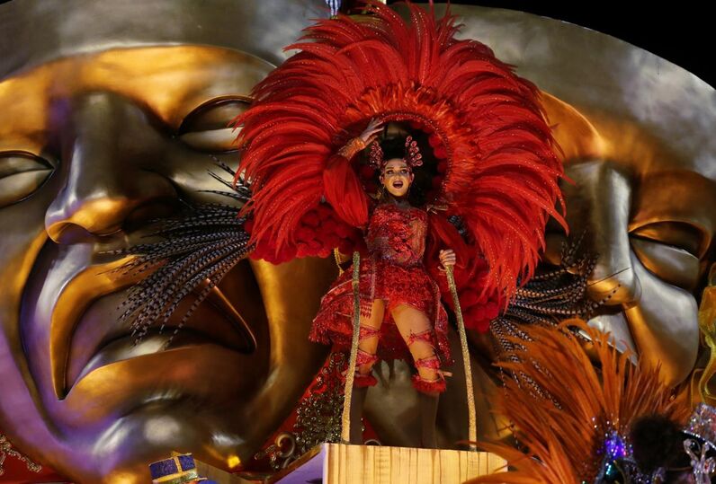 Toda beleza e sensualidade do grupo especial das escolas de samba cariocas