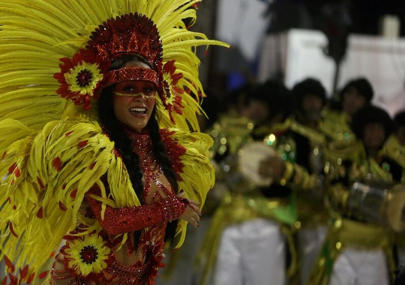 Toda beleza e sensualidade do grupo especial das escolas de samba cariocas
