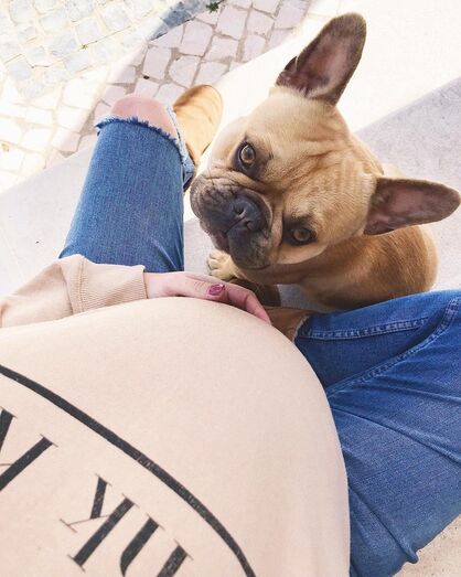 O casal está radiante. Esta é a mais recente imagem da barriga de Mia Rose