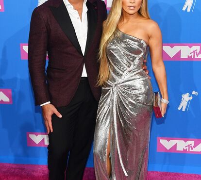 Depois de uma coleção de namorados famosos, J. Lo rende-se a Alex Rodriguez: "És o meu macho"