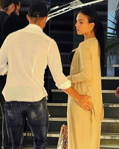 Cristiano Ronaldo e Georgina mais apaixonados enquanto ultrapassam polémica