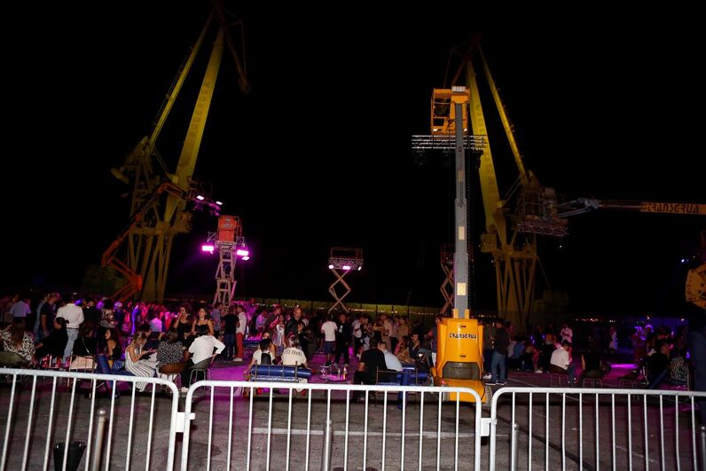 Música, dança, loucura e espectáculo: os 20 anos do Lux Frágil