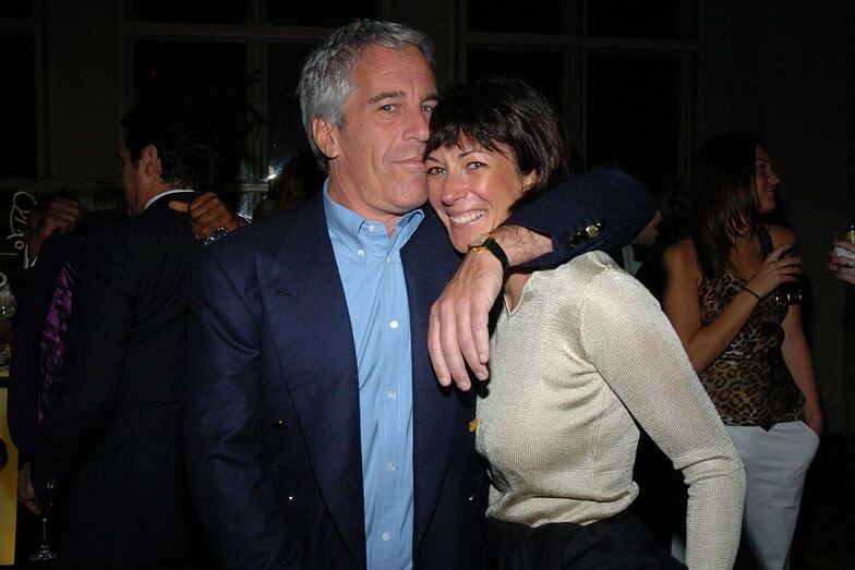 O caso contra o milionário nova-iorquino Jeffrey Epstein, o milionário acusado de tráfico sexual de menores amigo de Donald Trump e do príncipe André, terminou com a sua morte, a 10 de agosto. Mas as denúncias continuam... e uma das principais suspeitas é a sua amiga de longa data e ex-namorada Ghislaine Maxwell, conhecida como "madame" por recrutar as meninas que foram abusadas por Jeffrey