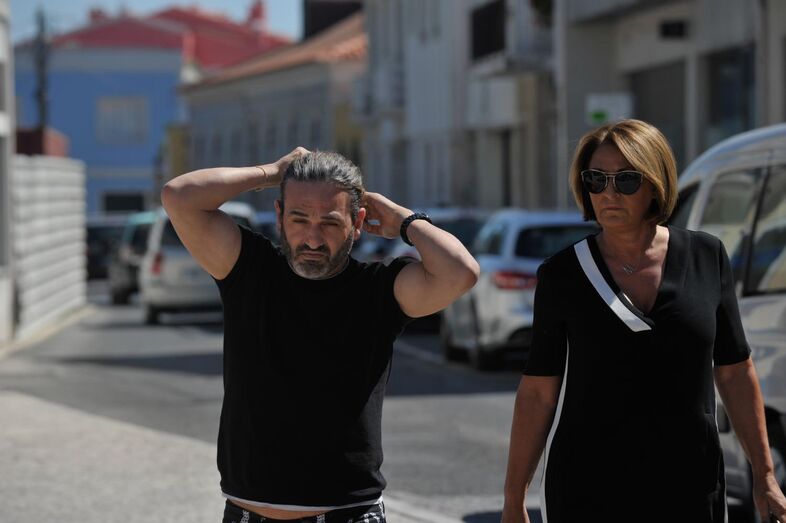Na Marinha Grande, apenas Maya, com o cabeleireiro Zeca Azevedo, esteve presente na missa de corpo presente. As musas e amigos do cabeleireiro despediram-se em Lisboa.