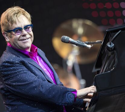 Elton John: Tem fortuna de 400 milhões mas despediu a banda por causa da Covid-19