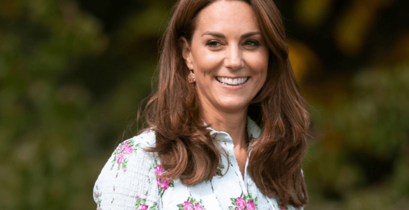 Os vestidos florais são os preferidos de rainhas e princesas