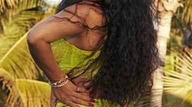 As curvas perfeitas de Rihanna com a sua nova coleção de lingerie